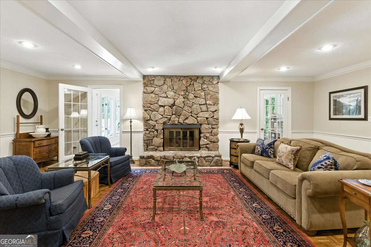 8 Saddle Trail SE