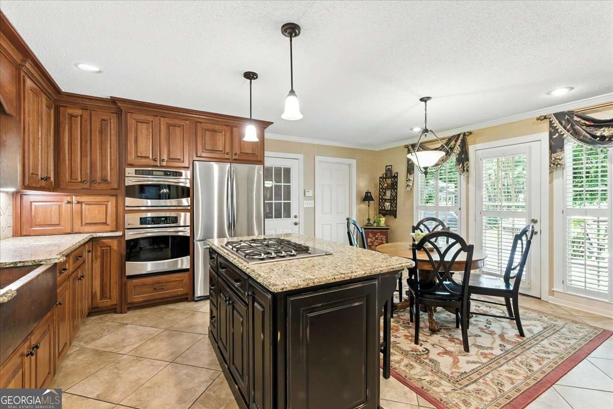 8 Saddle Trail SE