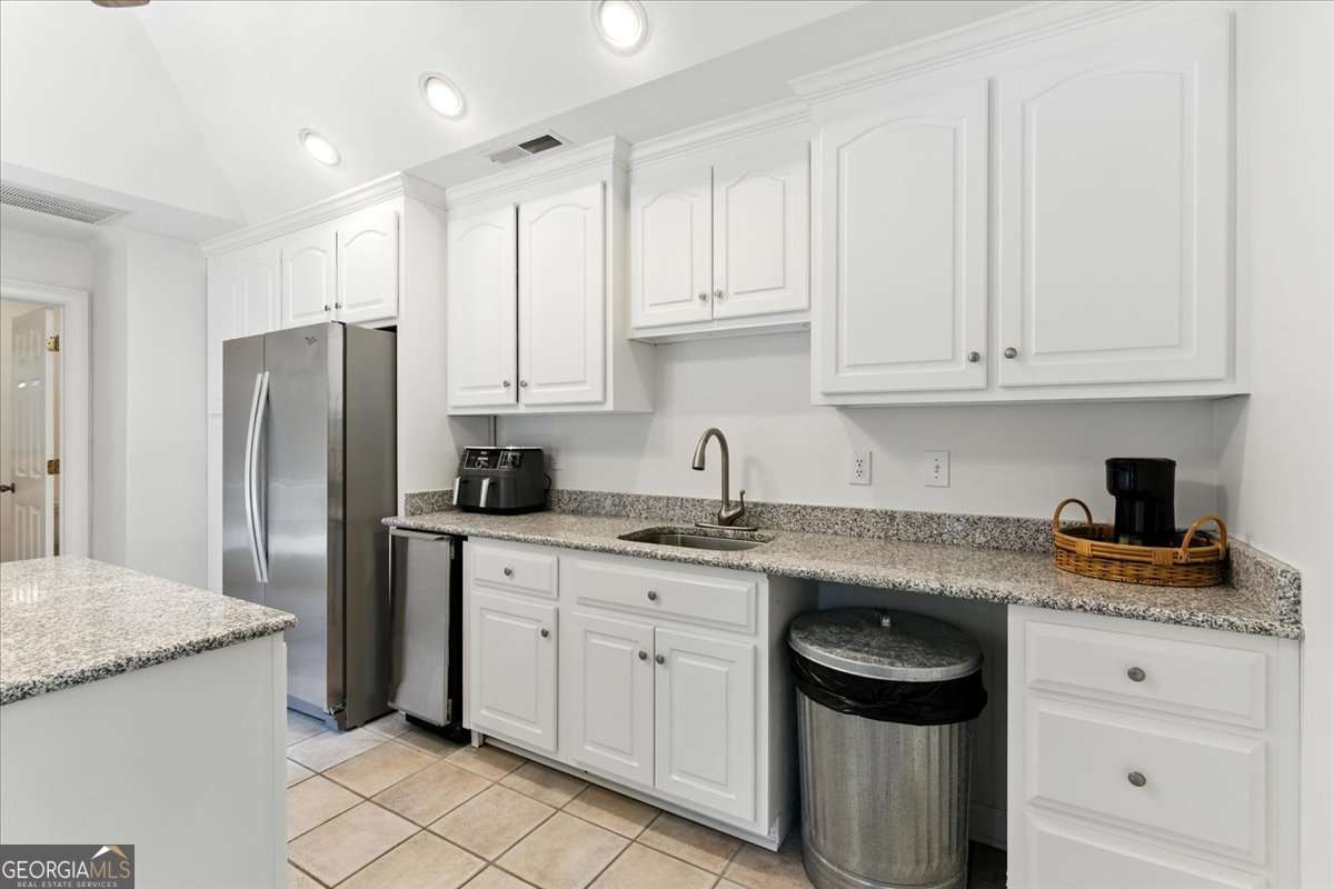 8 Saddle Trail SE
