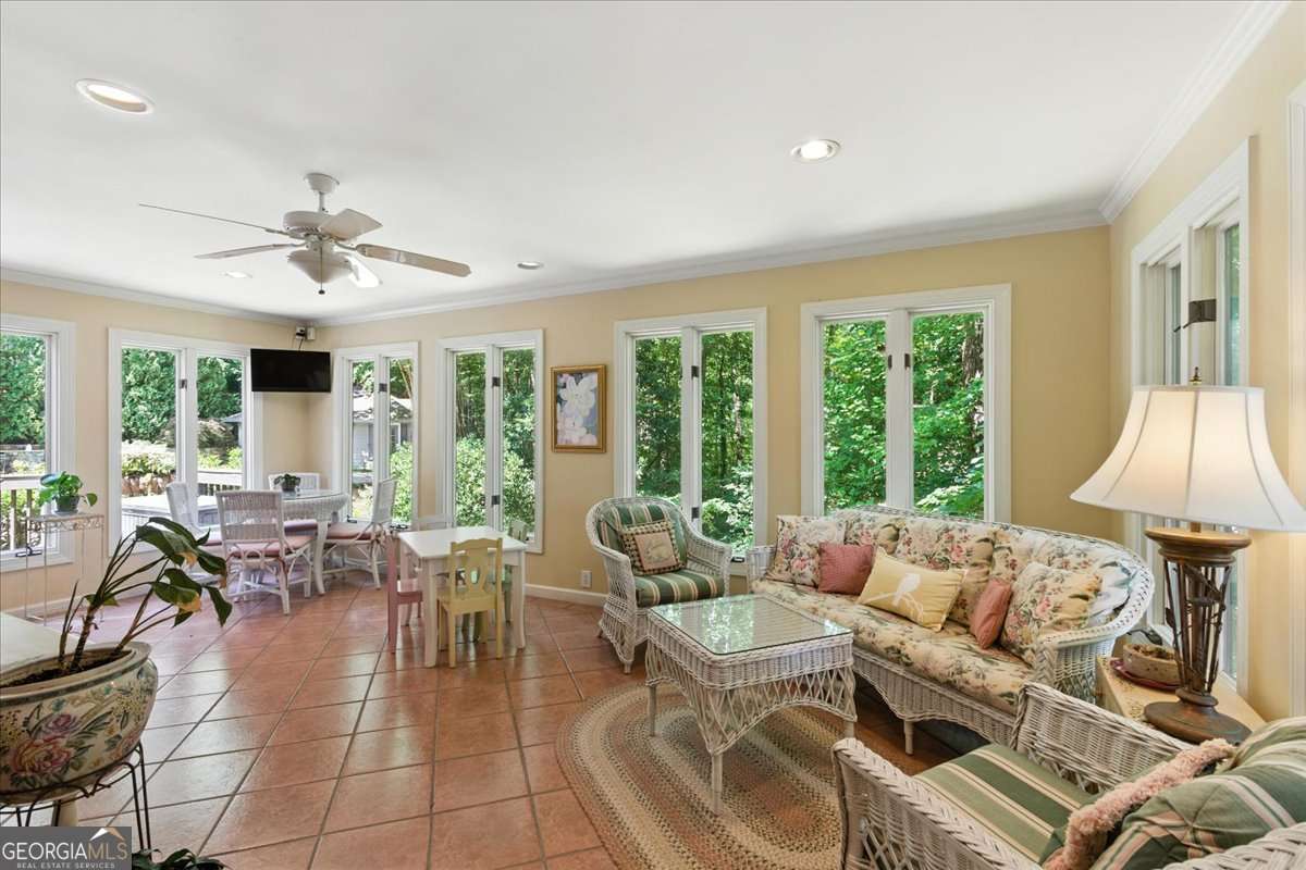 8 Saddle Trail SE