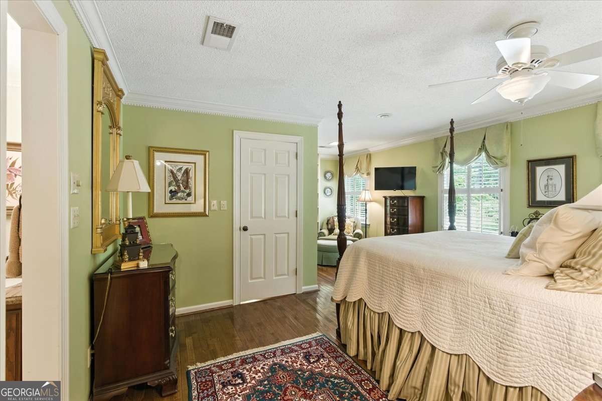 8 Saddle Trail SE