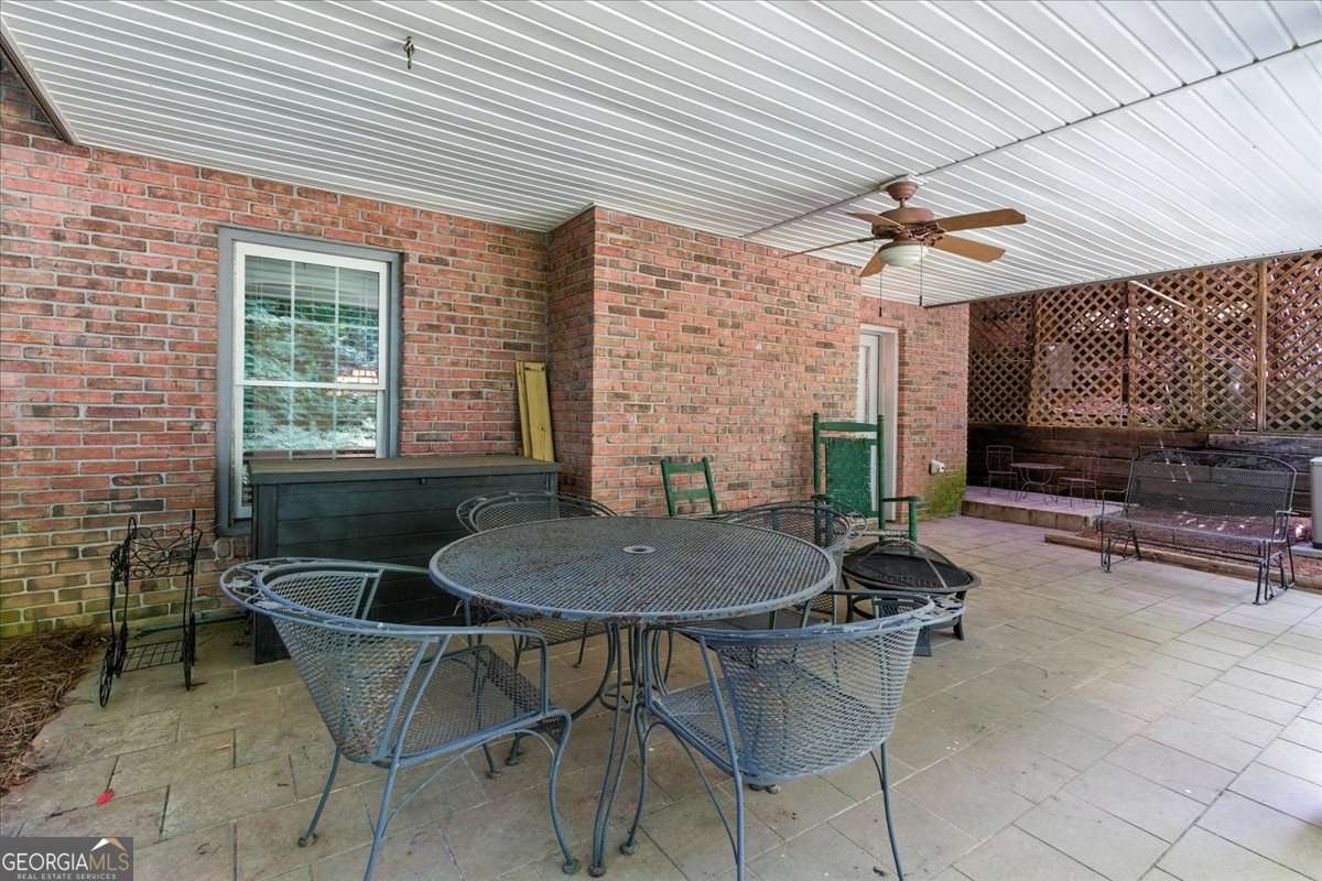 8 Saddle Trail SE