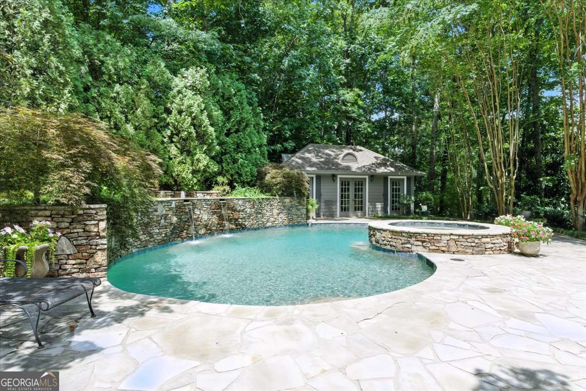 8 Saddle Trail SE
