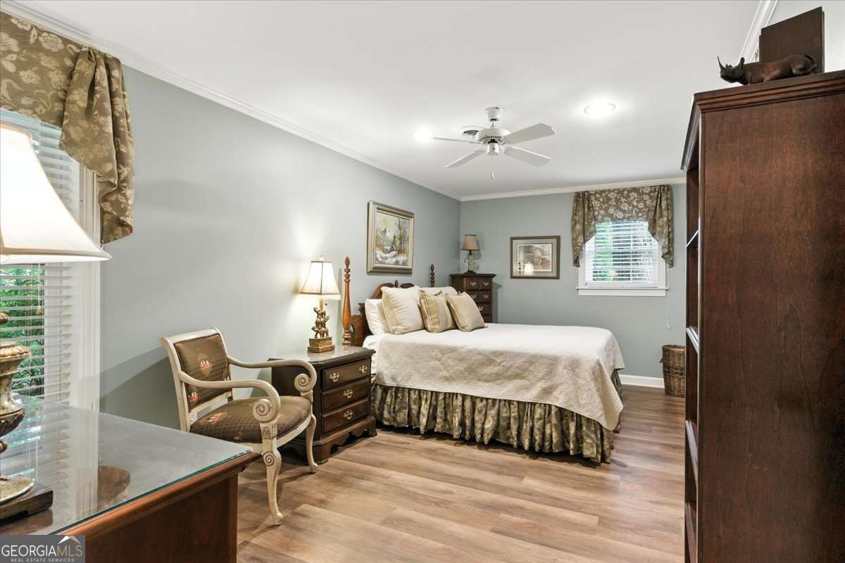 8 Saddle Trail SE