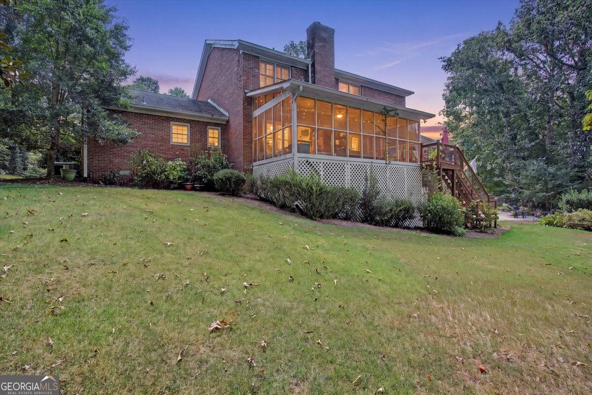 36 Saddle Mountain Road SE