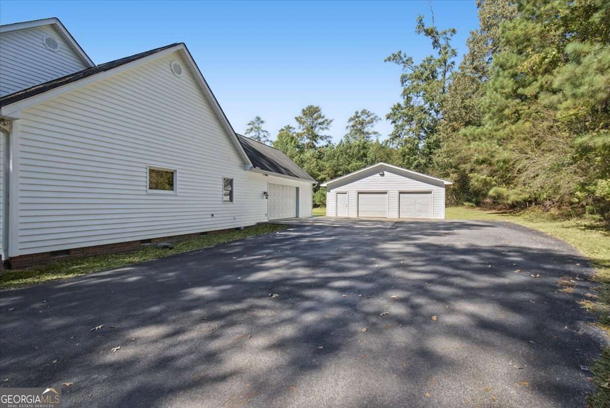 245 Broadus Road NE