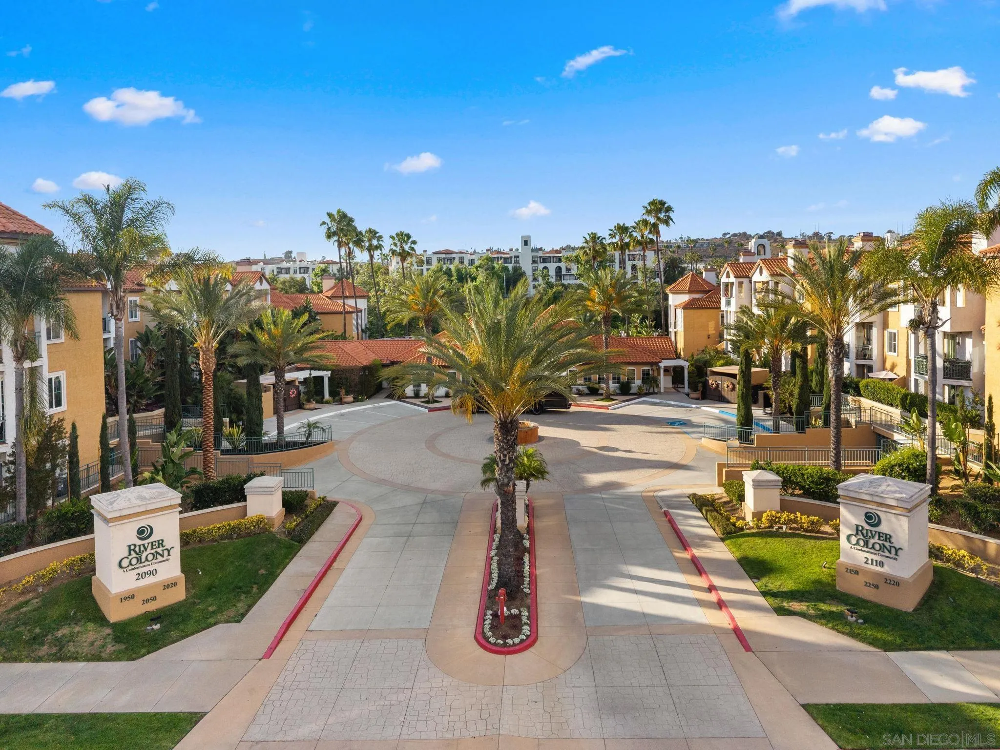 2250 Camino De La Reina Unit 202