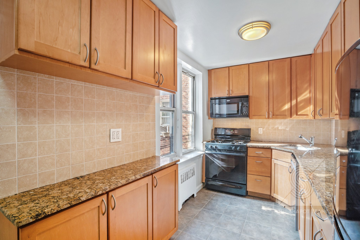 143-153 Bennett Avenue 3E