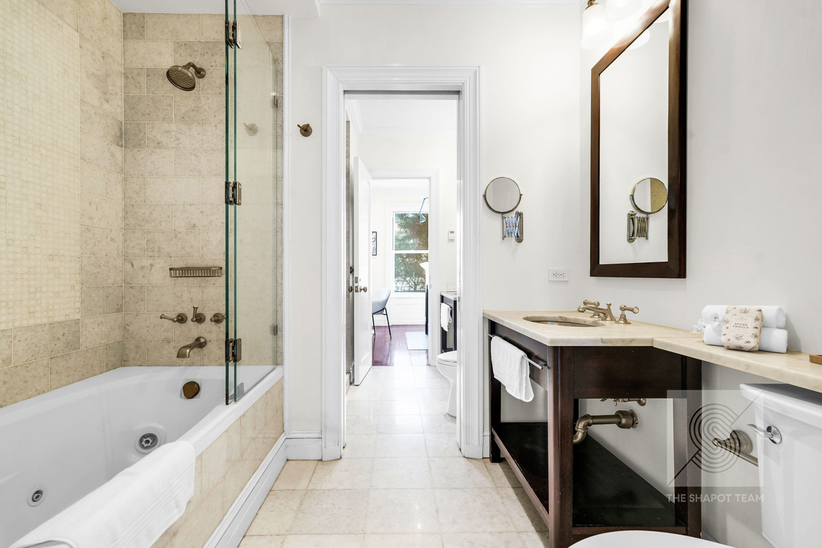 226 E 79th Street n/a