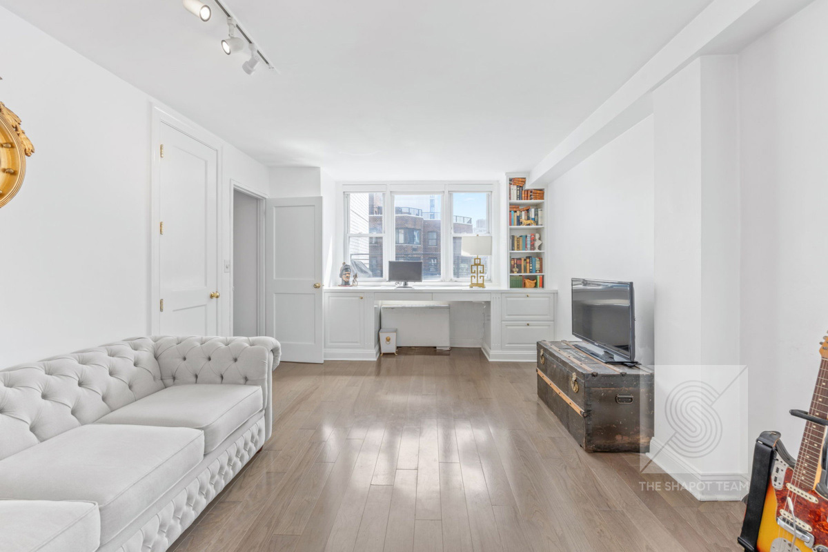201 E 36th Street 19B