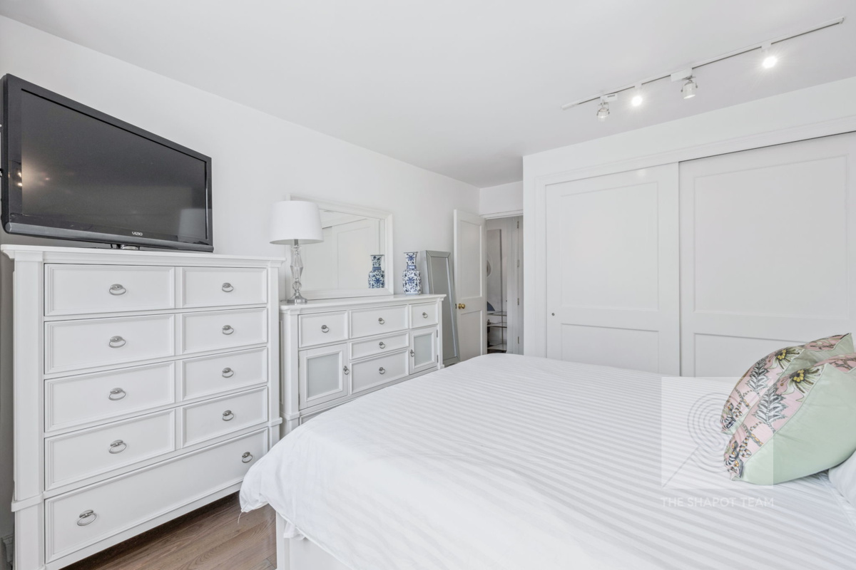 201 E 36th Street 19B