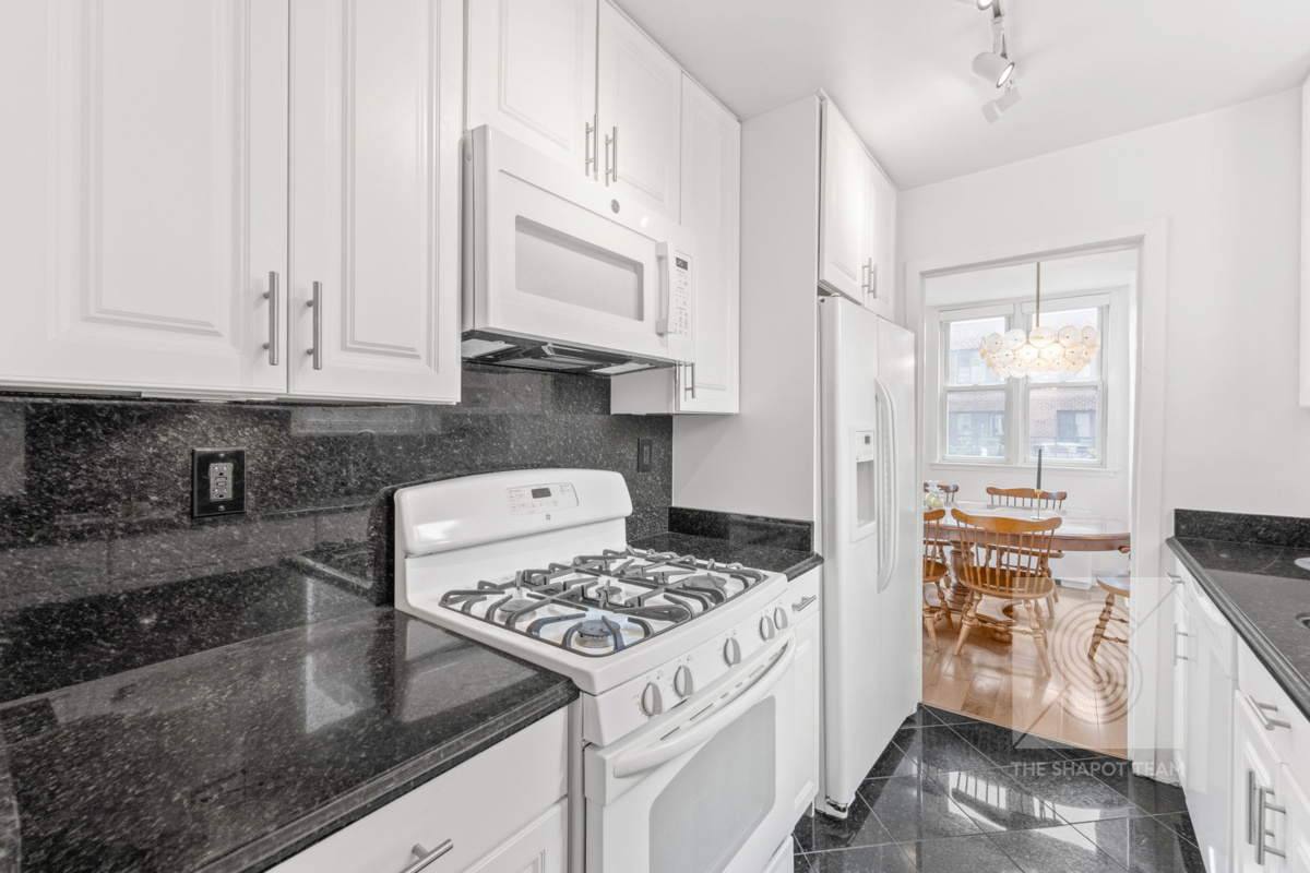 201 E 36th Street 19B