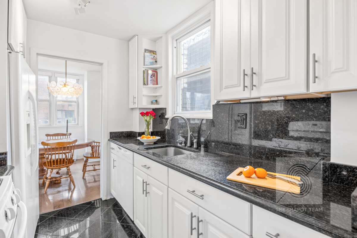201 E 36th Street 19B