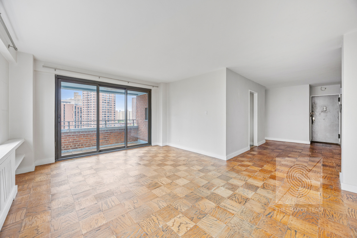 210 E Broadway G-1203