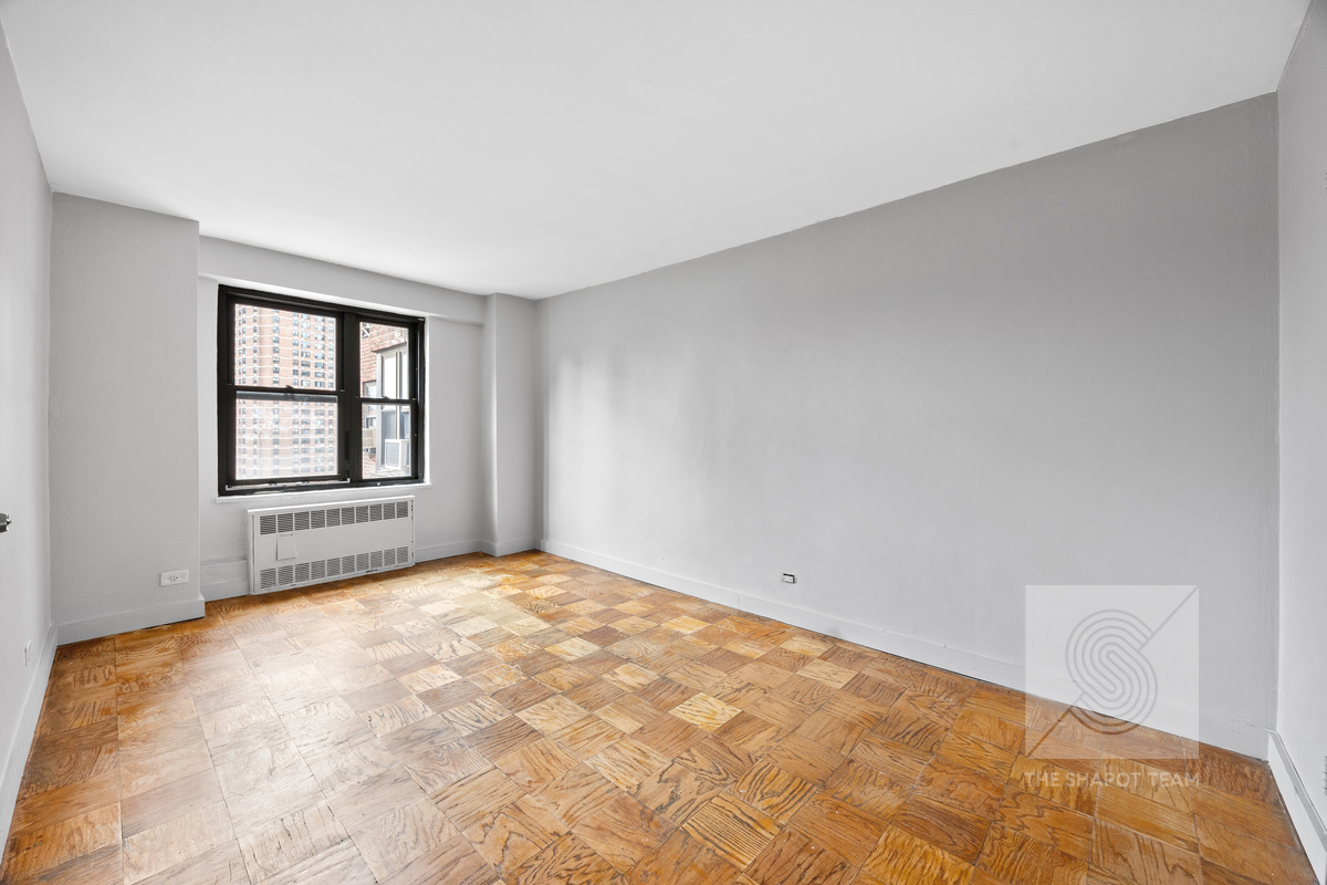 210 E Broadway G-1203