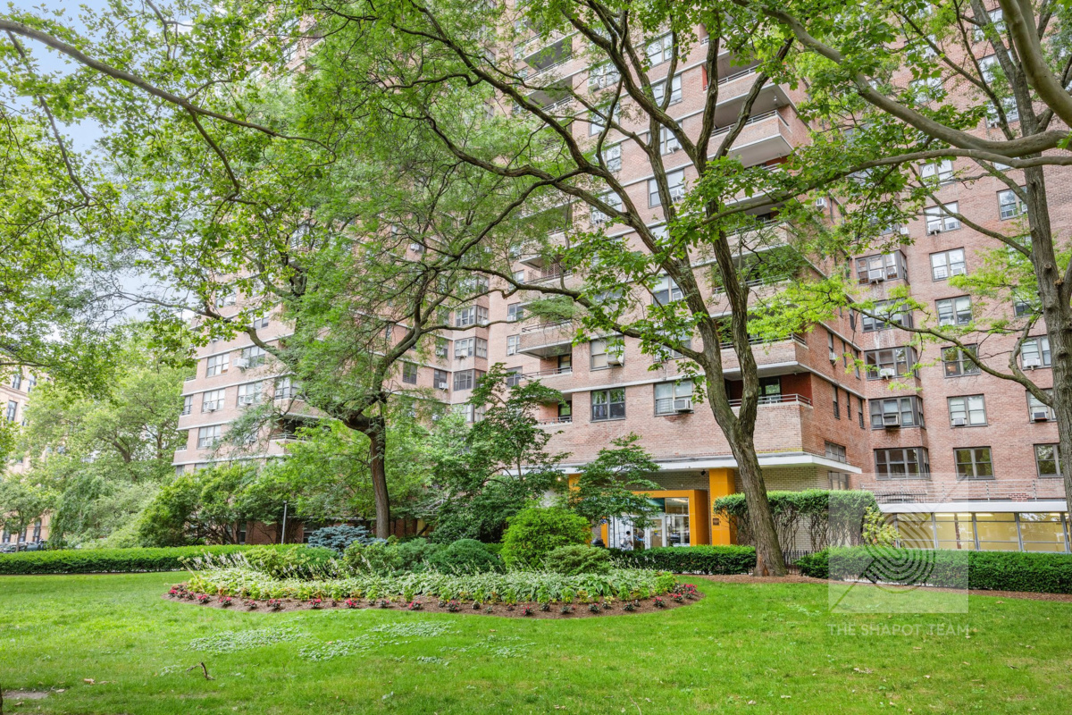 210 E Broadway G-1203