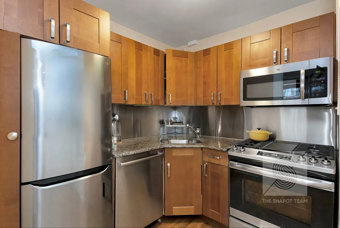 312-314 E 50th Street 1W