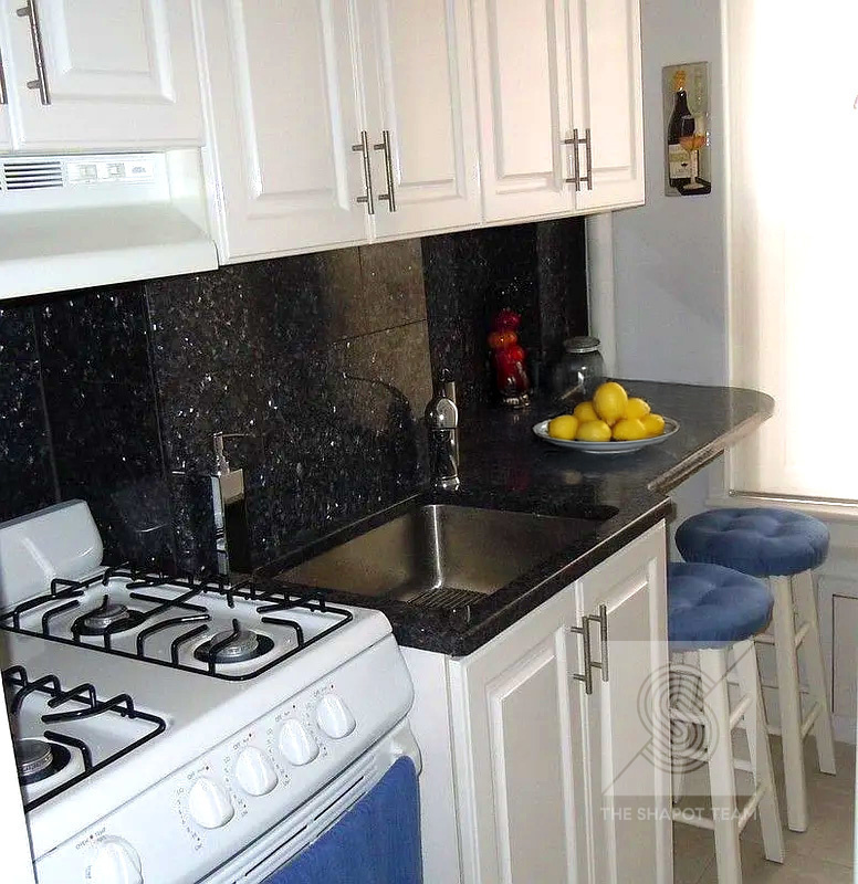 321 E 54th Street 5F