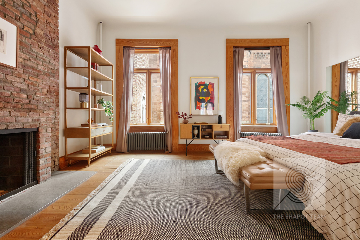 222 E 17th Street 3