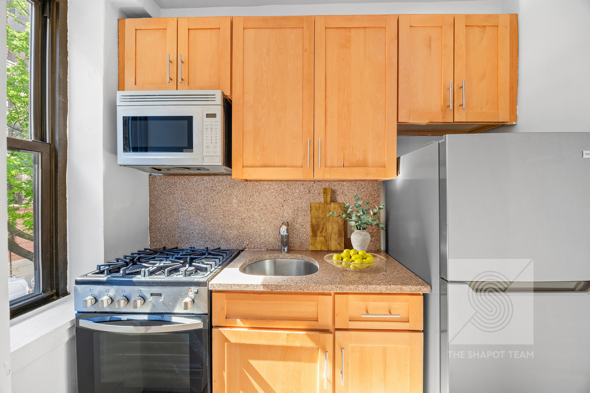 230 Riverside Drive 2E