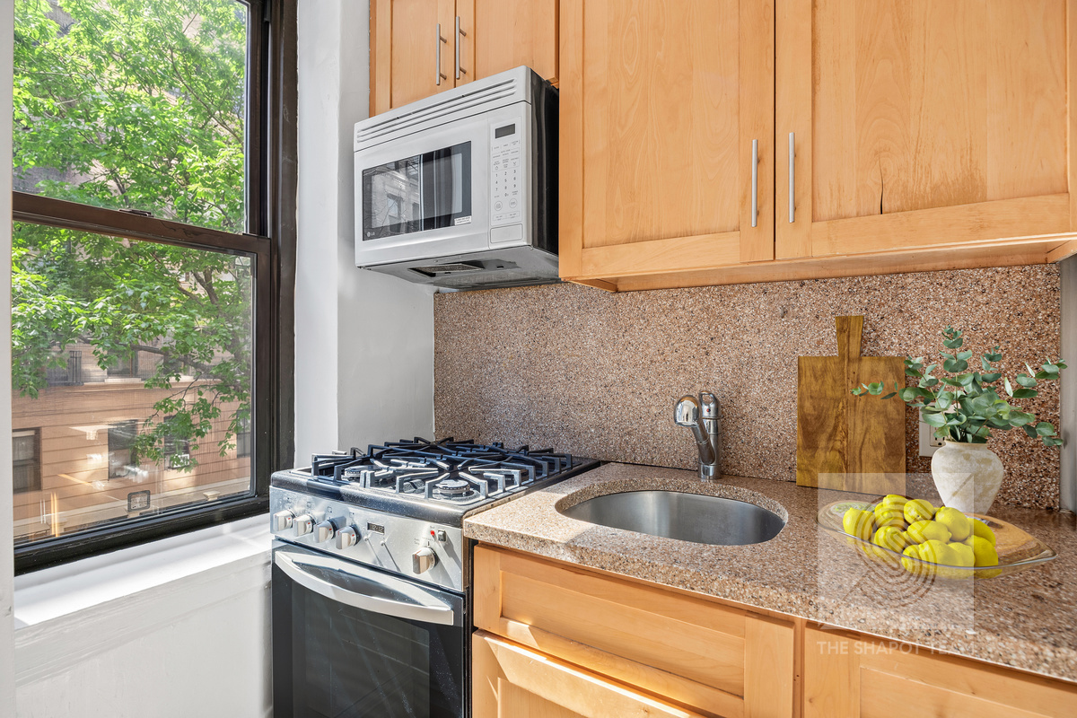 230 Riverside Drive 2E