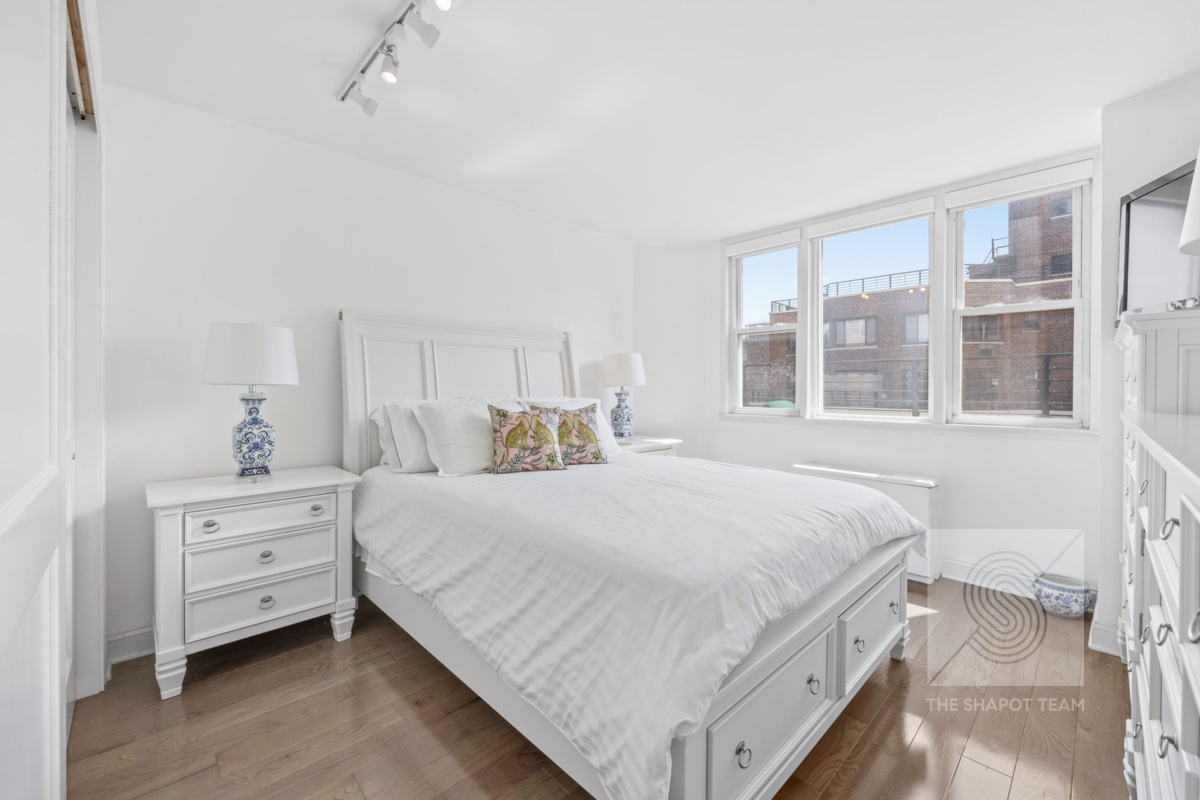 201 E 36th Street 19B