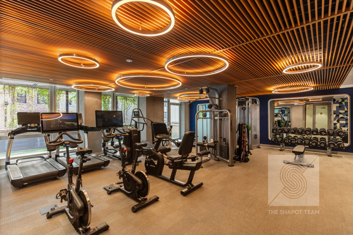 212 W 72nd Street 8F