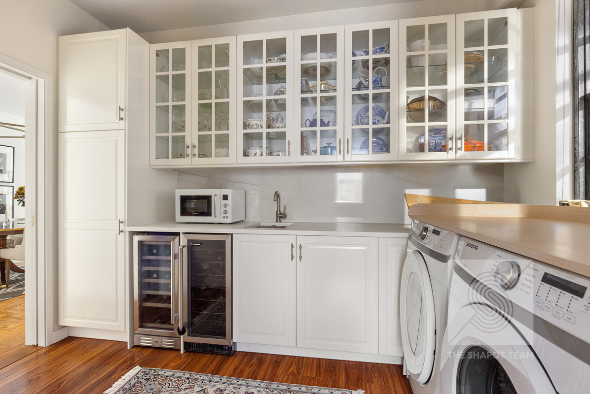 12 Beekman Place 1CD