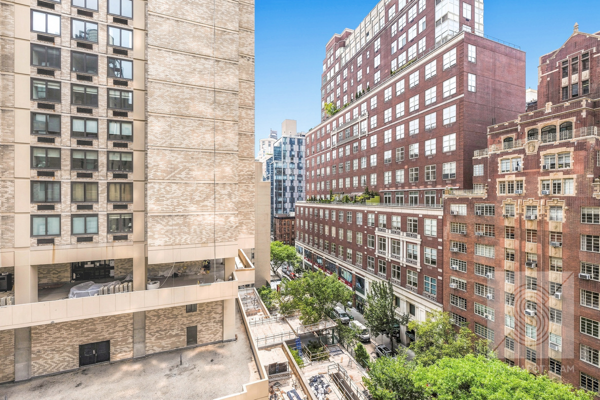 1065 Park Avenue 9D