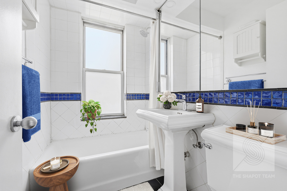325 W 45th Street 816