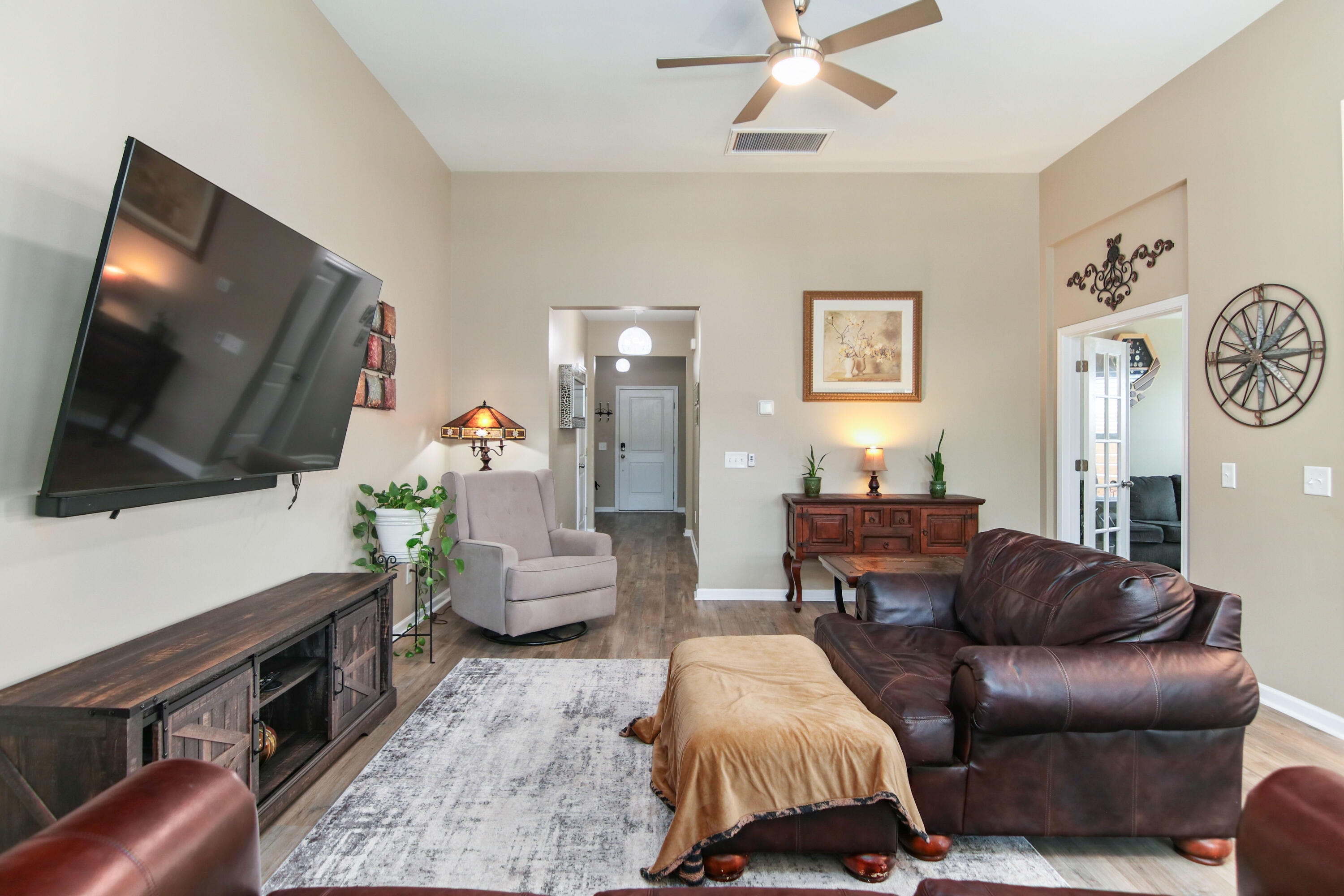 401 W Respite Lane