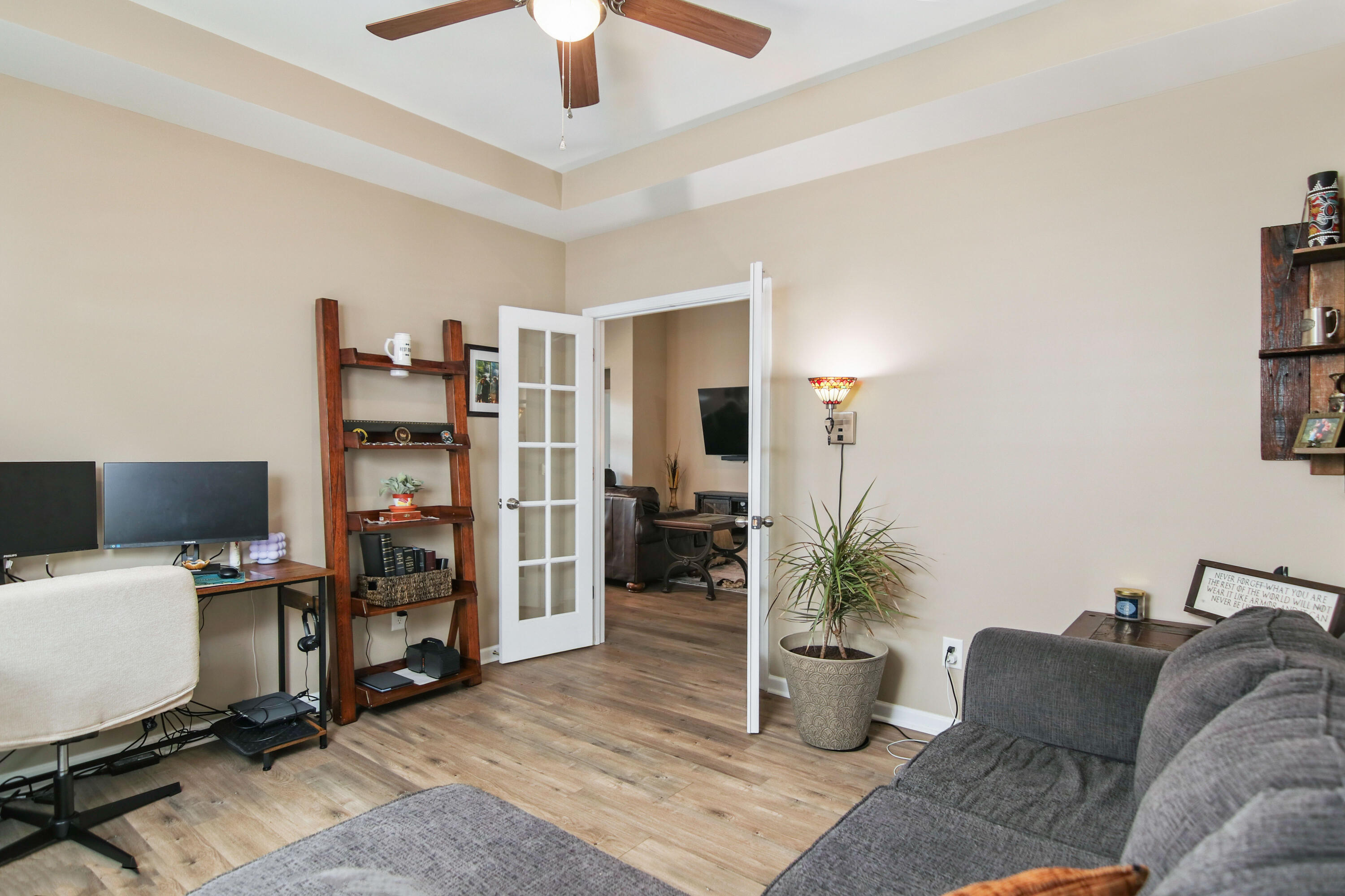 401 W Respite Lane