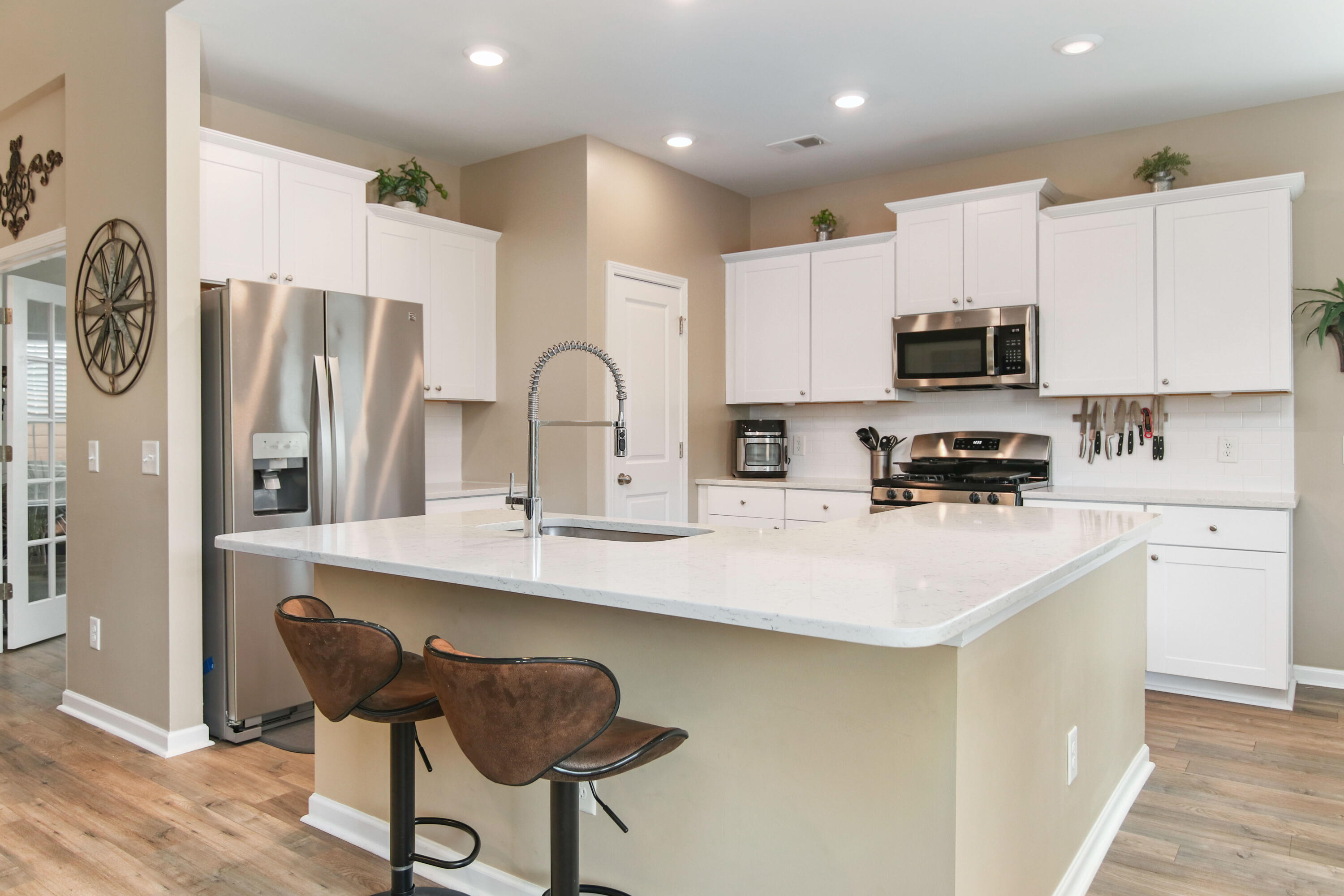 401 W Respite Lane