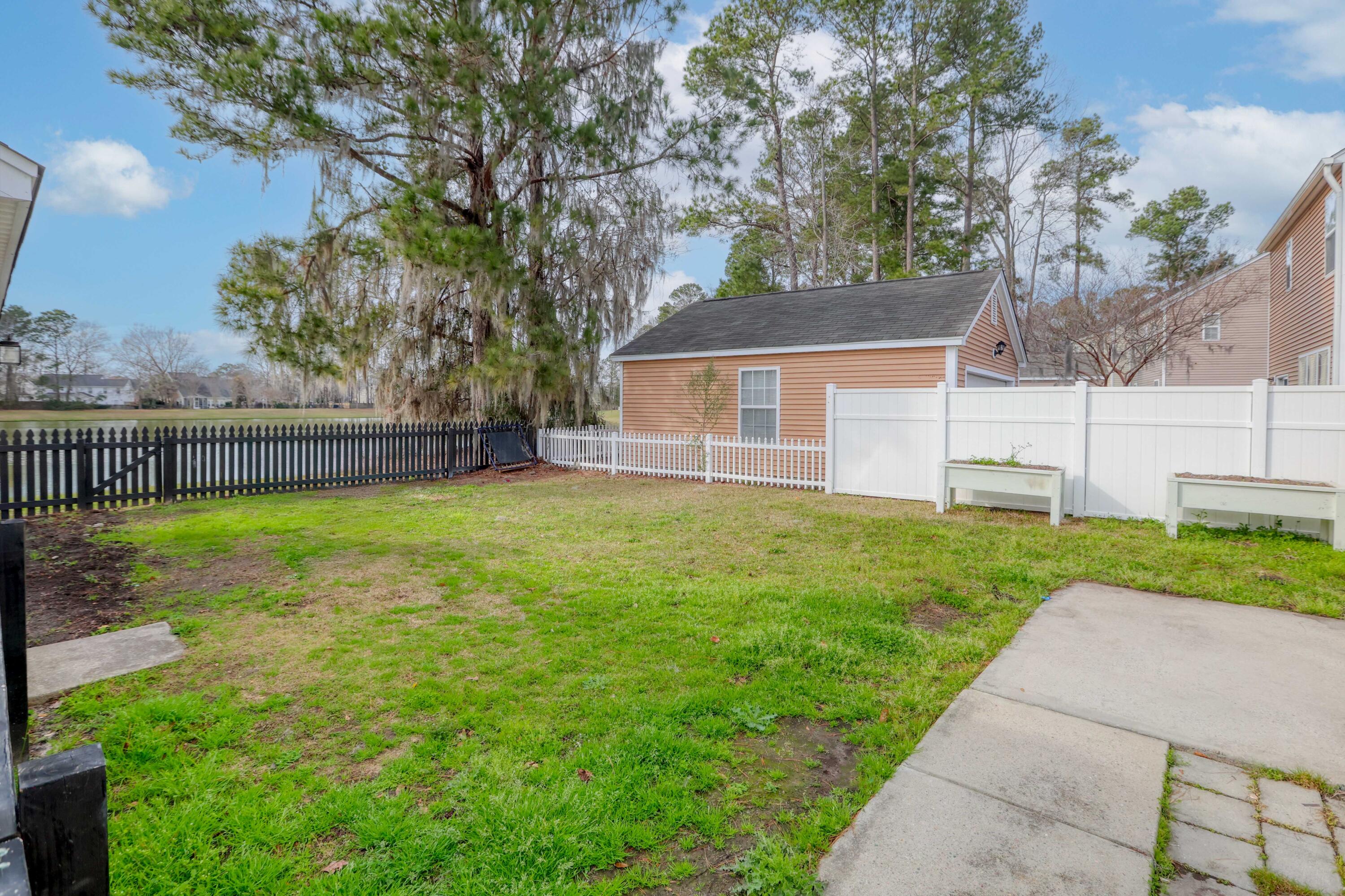 8957 N Red Maple Circle