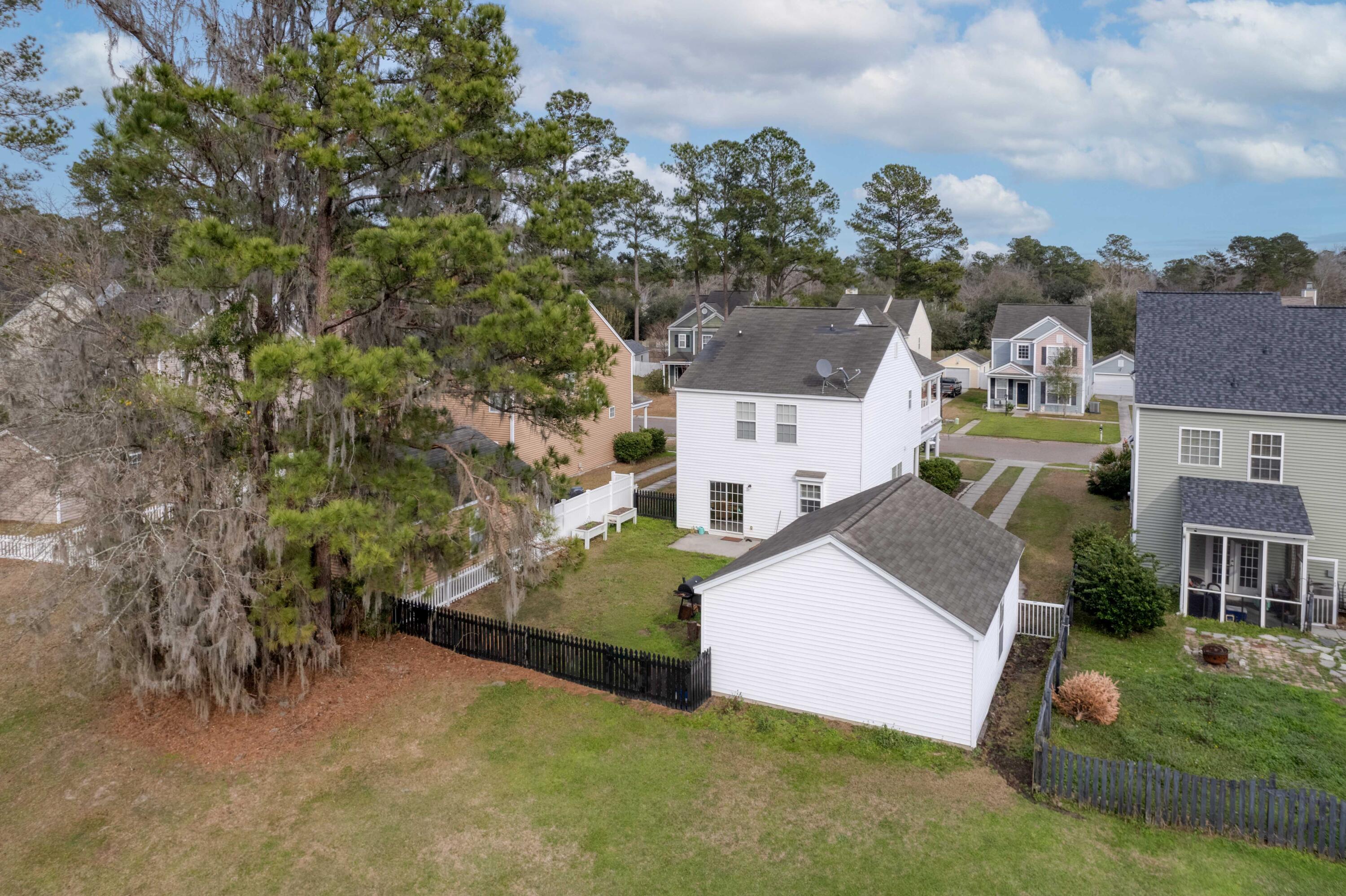 8957 N Red Maple Circle