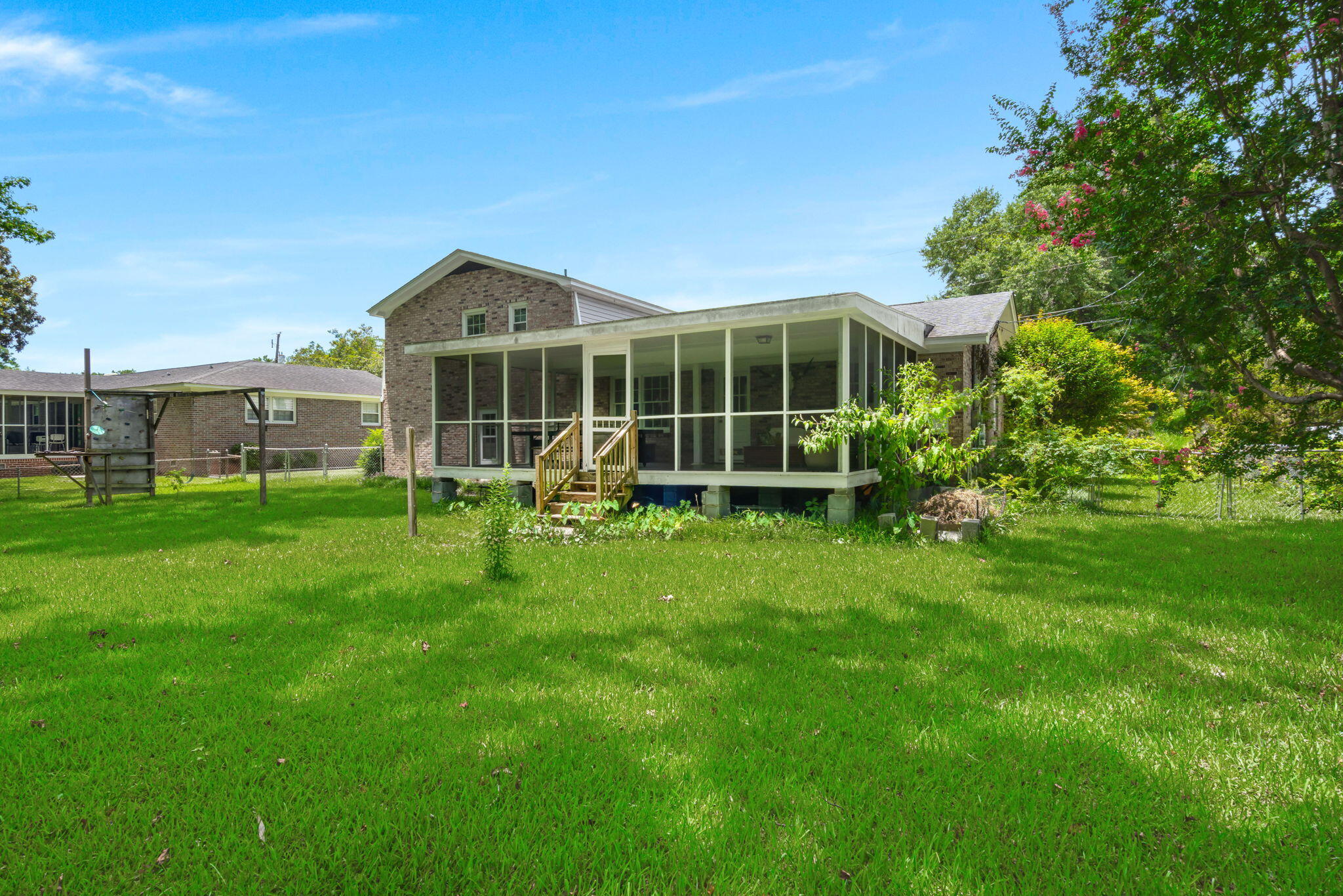 48 Heathwood Drive