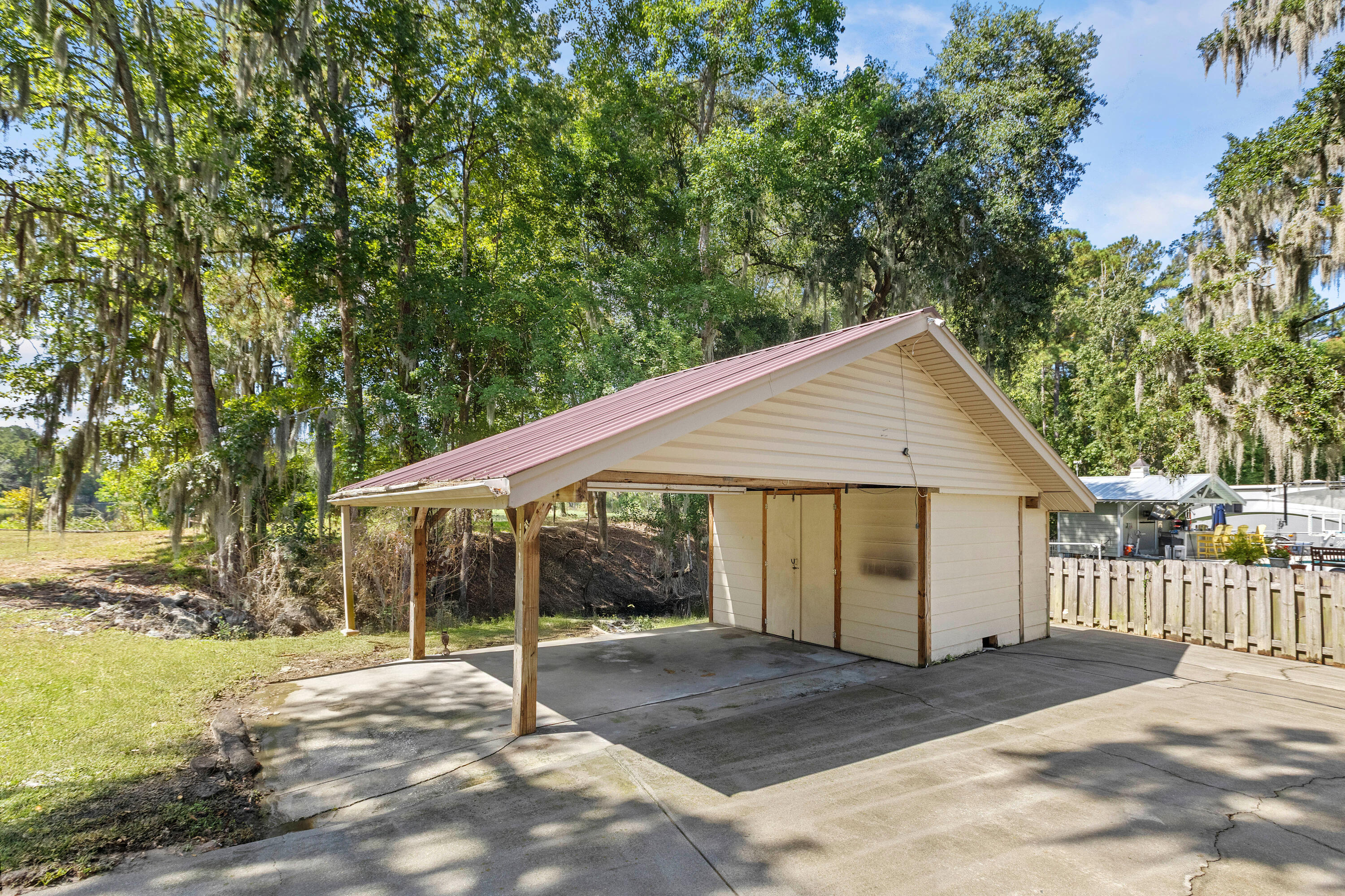 1813 Albert Storm Avenue