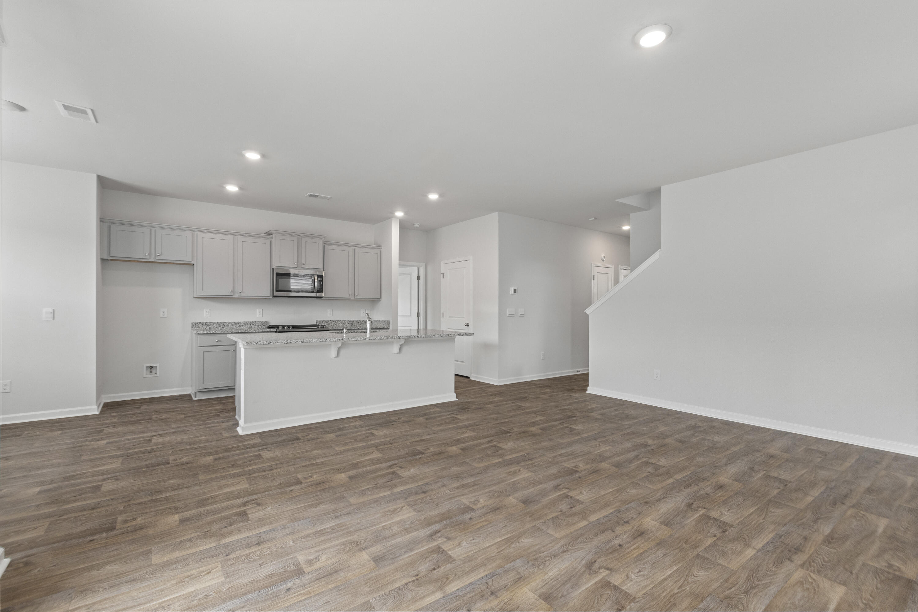 186 Cloverleaf Street