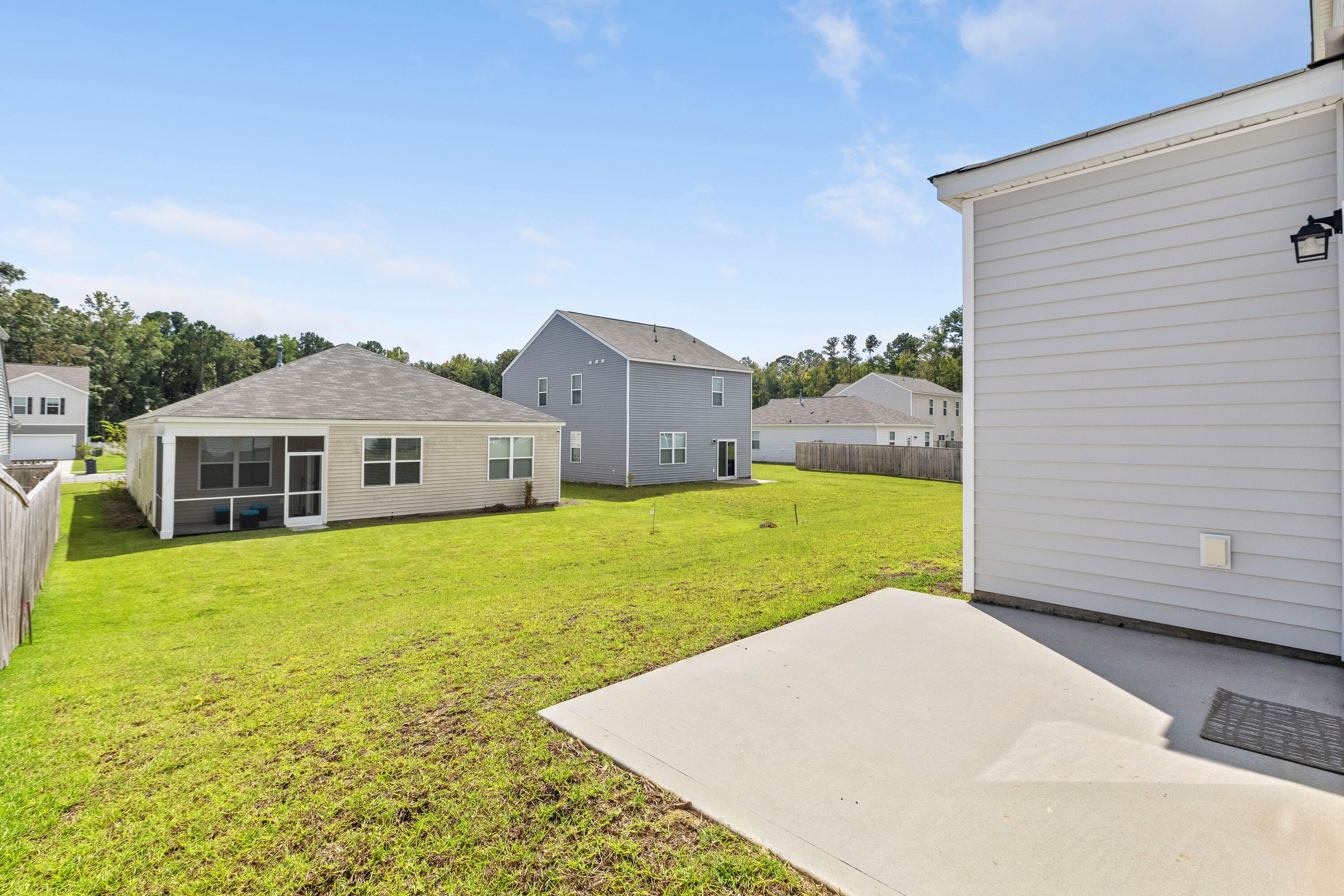 186 Cloverleaf Street