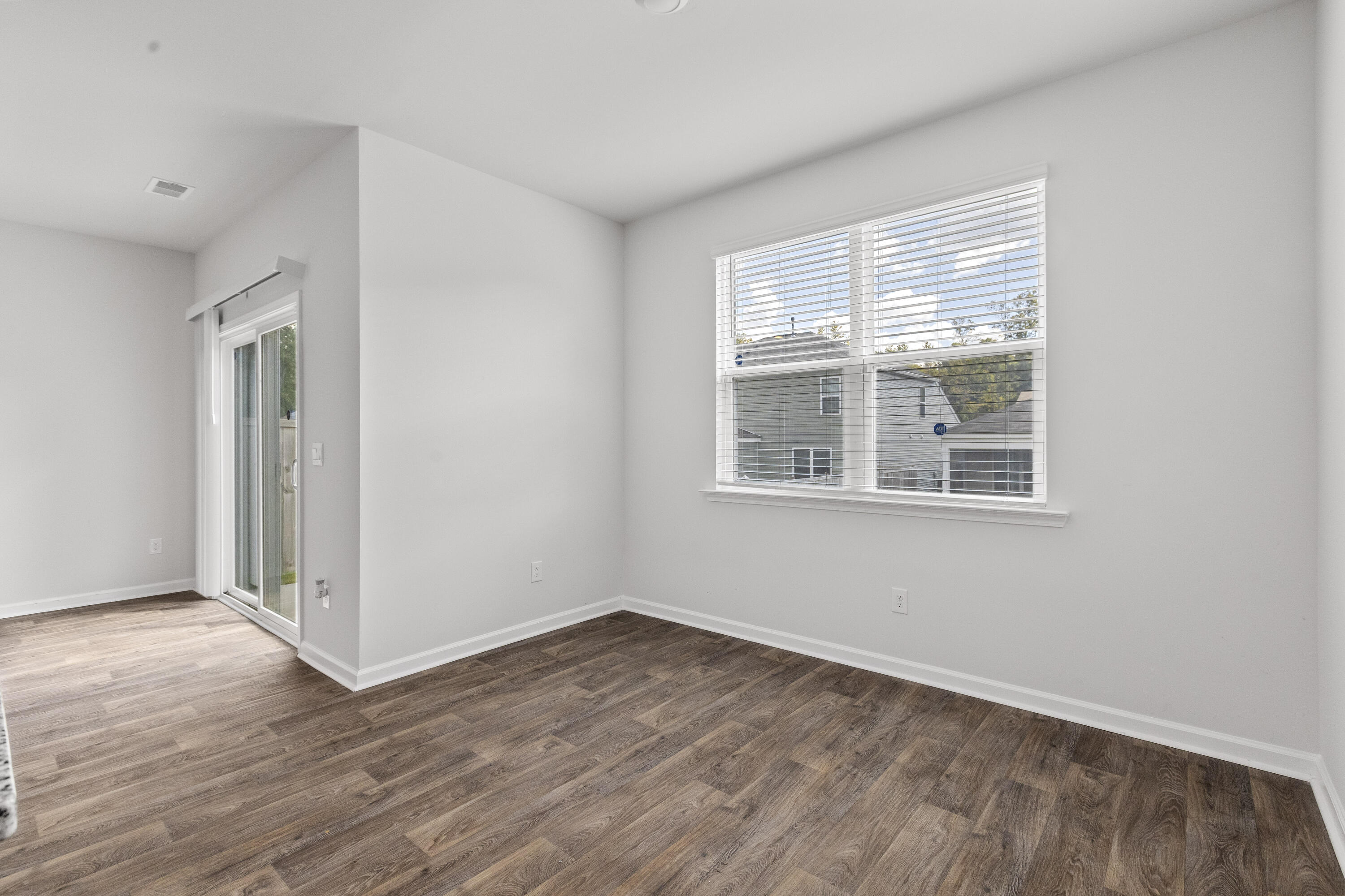 186 Cloverleaf Street