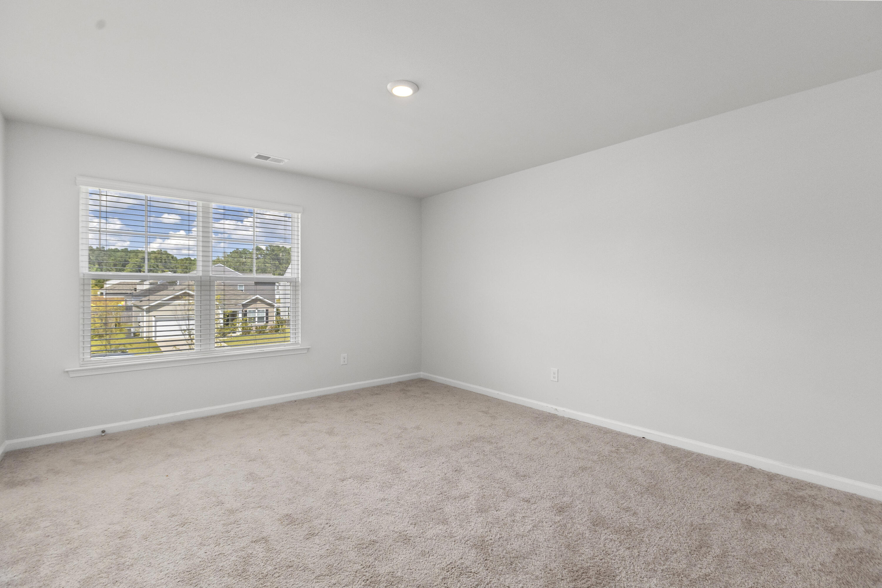 186 Cloverleaf Street
