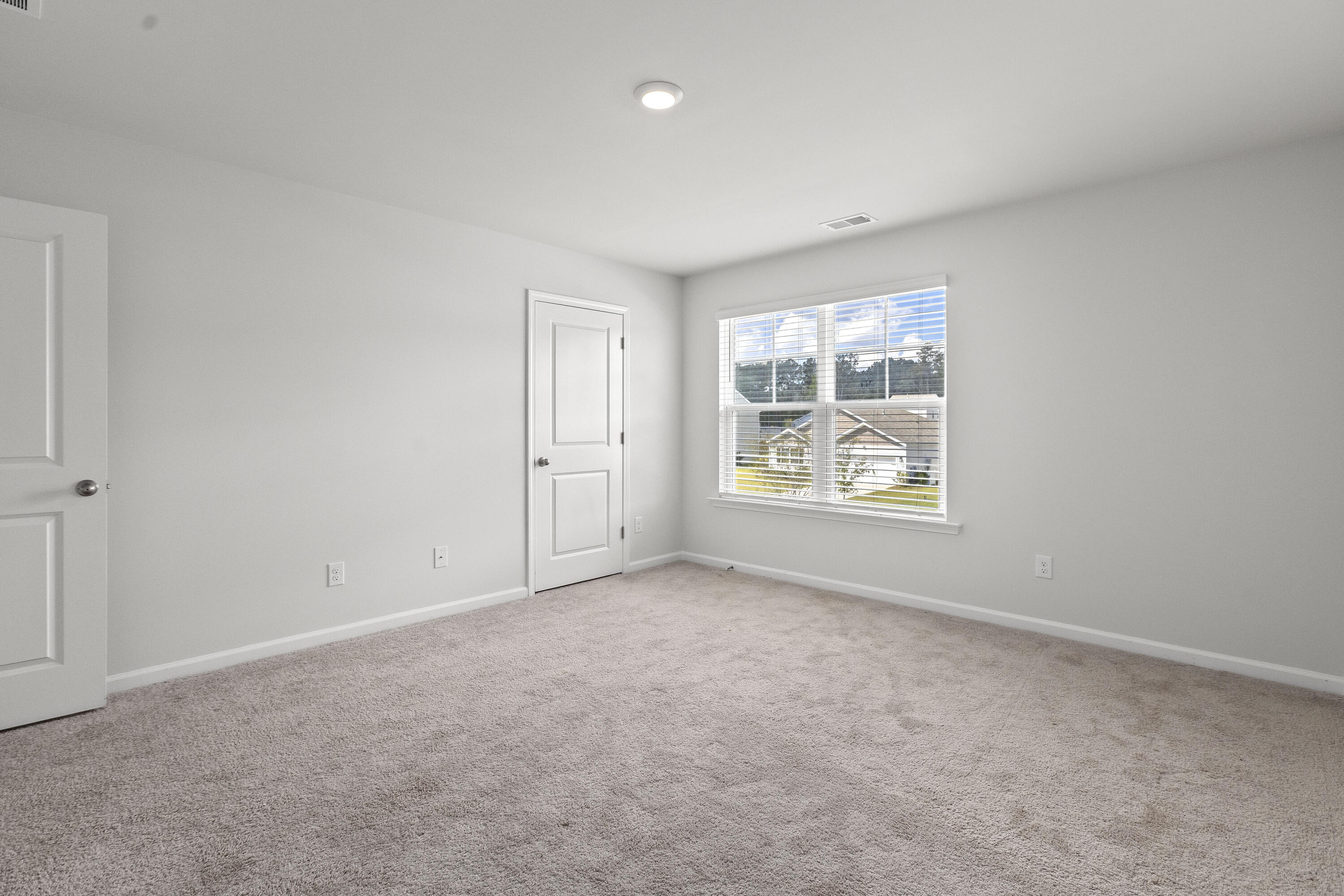 186 Cloverleaf Street