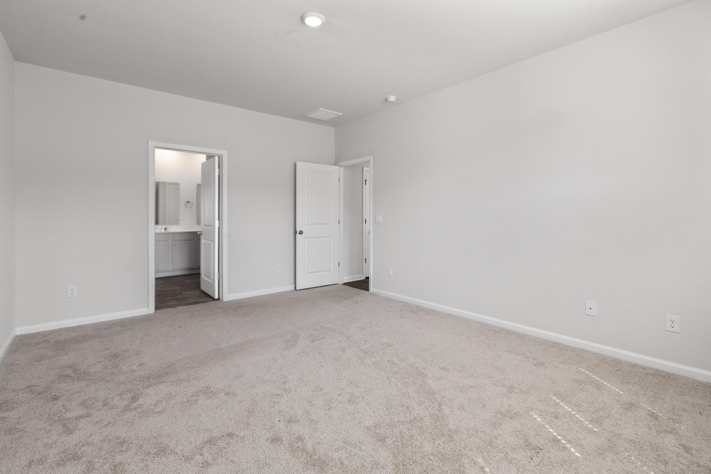 186 Cloverleaf Street