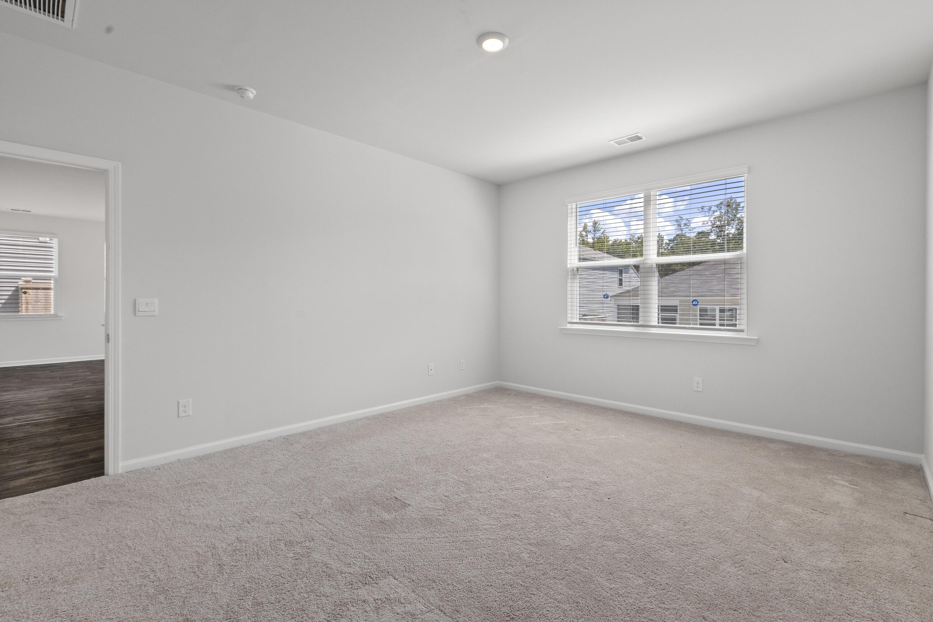 186 Cloverleaf Street