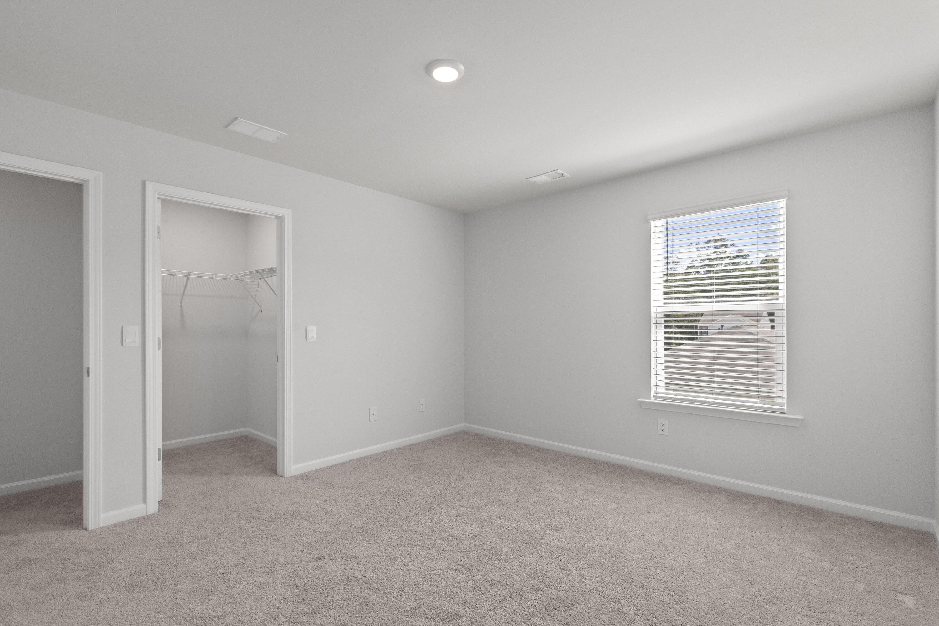 186 Cloverleaf Street