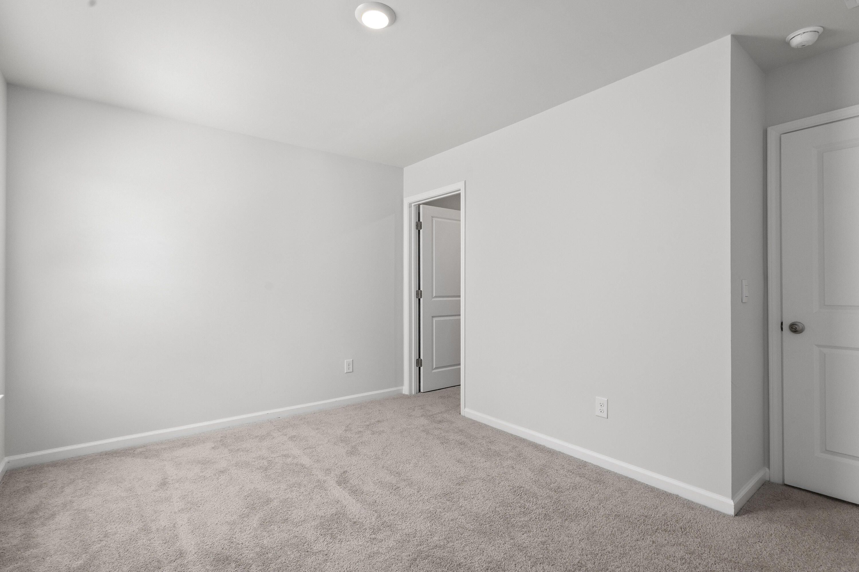 186 Cloverleaf Street