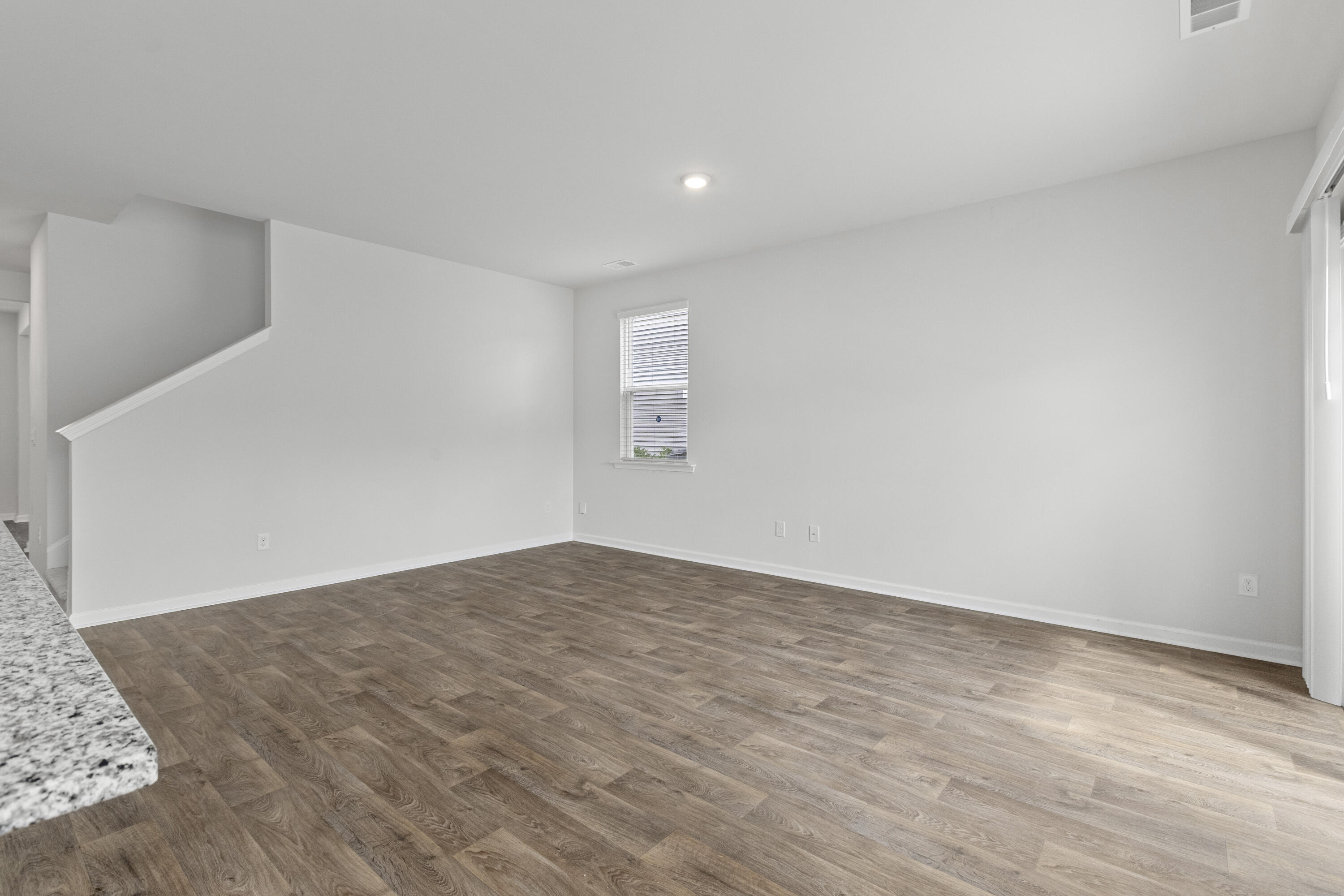 186 Cloverleaf Street