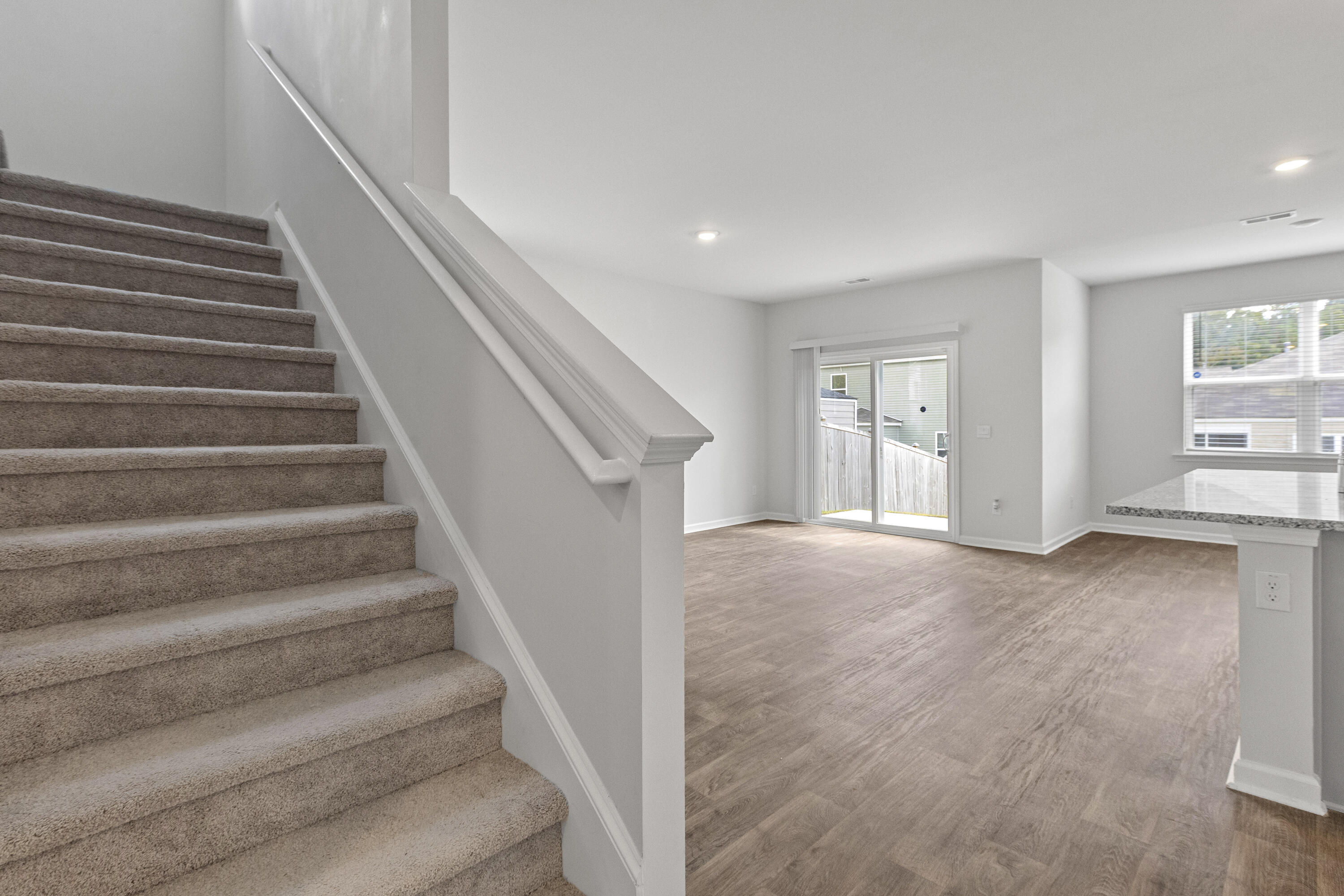 186 Cloverleaf Street