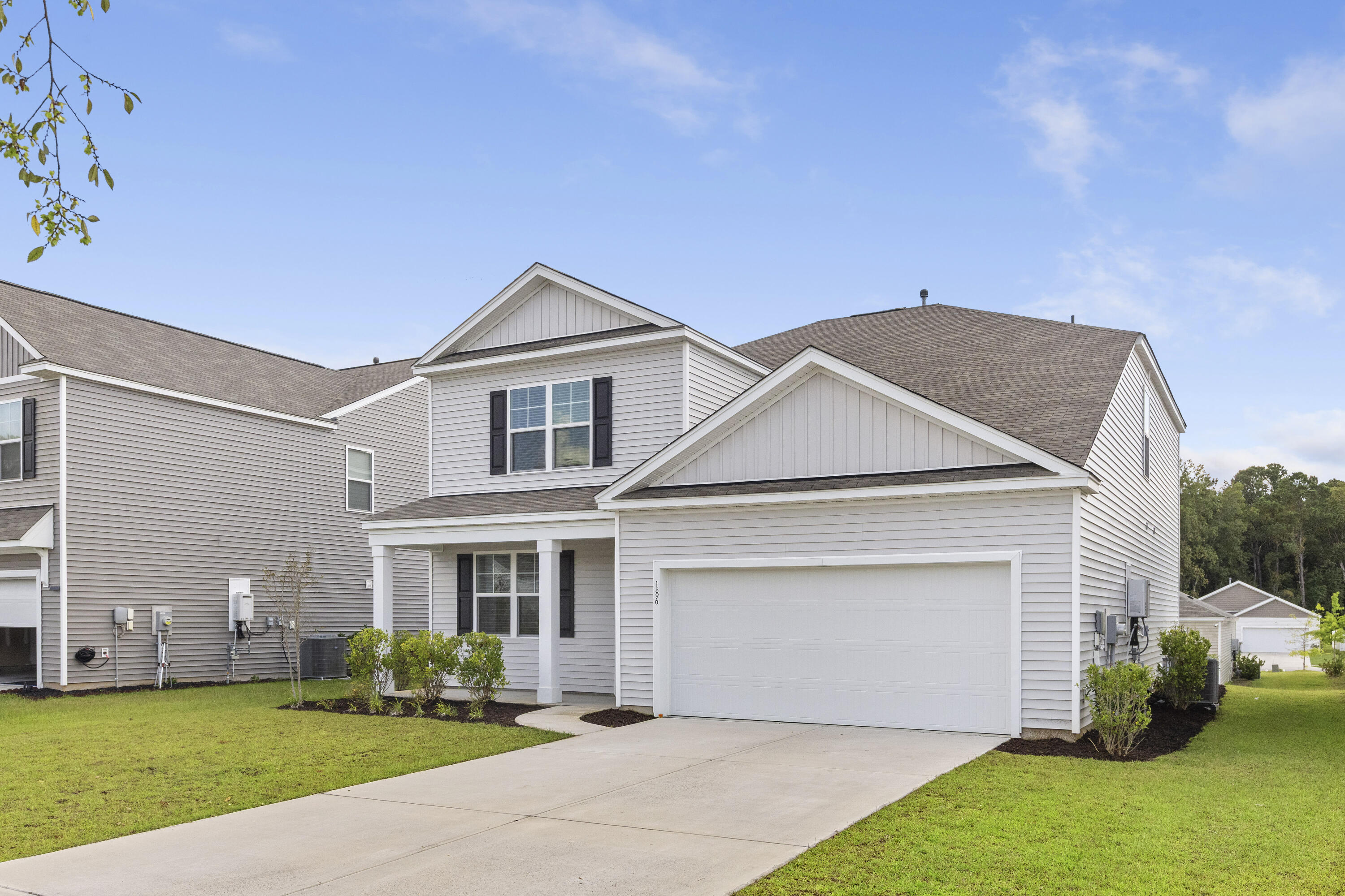 186 Cloverleaf Street
