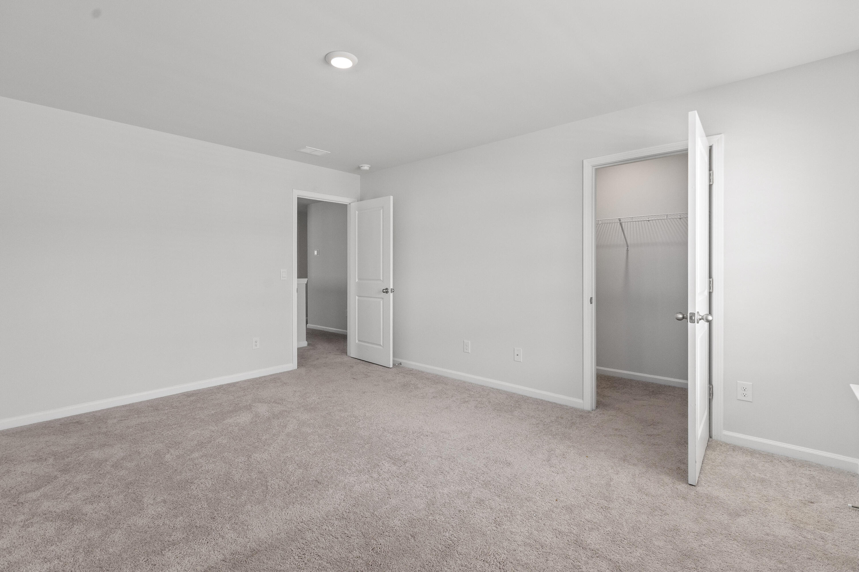 186 Cloverleaf Street